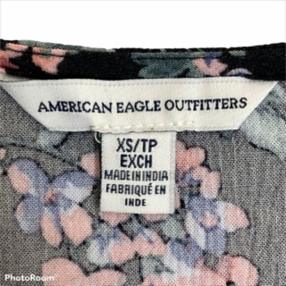 American Eagle Floral Deep V-Neck Top - Picture 4 of 6